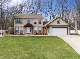 15543 Royal Oak Dr, Grand Haven, MI 49417