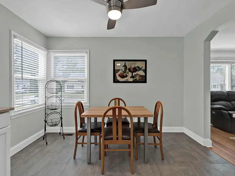 1659 Princeton Rd — Photo 9