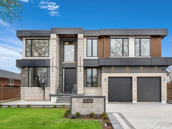 2572 Edenhurst Dr, Mississauga, ON L5A 2L3