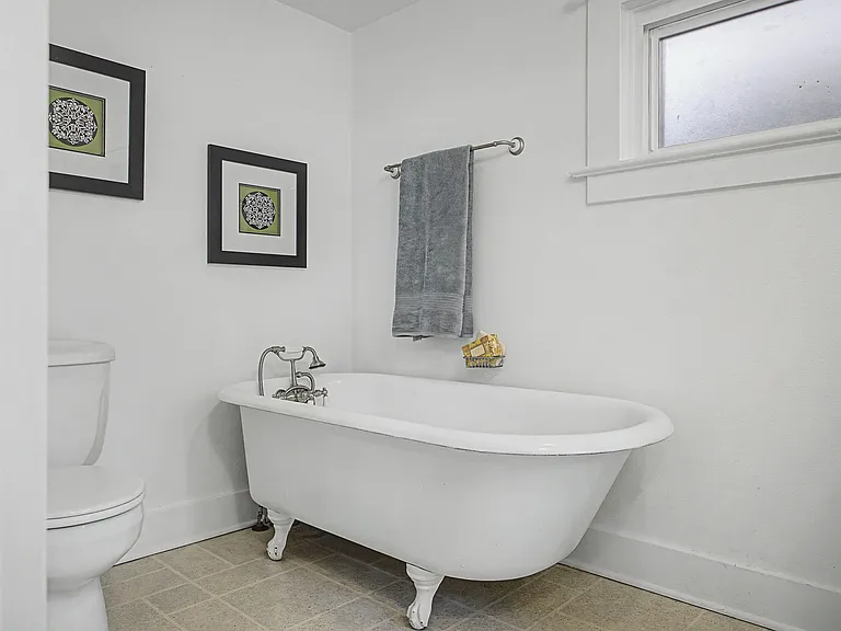 2220 SE Yamhill St — Photo 39