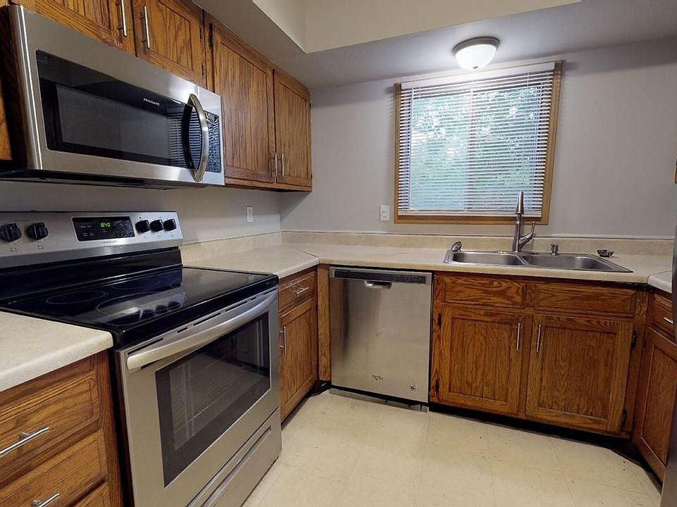 1st image of 230 Campus Ave #424