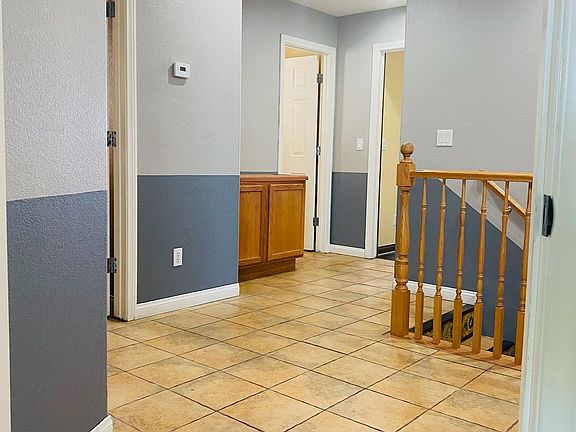 5th image of 8892 Skyline Peak Ct
