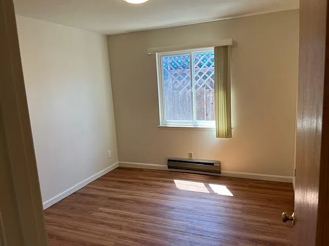 3437 Warburton Ave — Photo 8