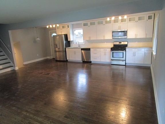 4th image of 848 E 172nd St