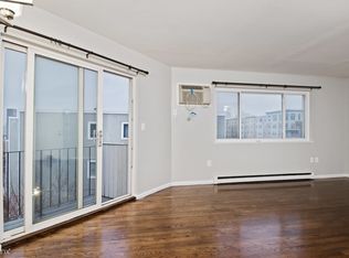 35 Webster St, Hyde Park, MA 02136