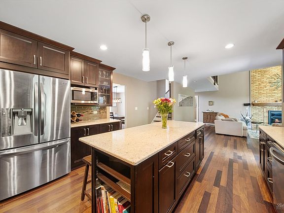 5th image of 403 Woodlane Ct