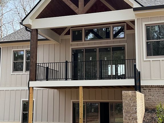 4th image of 1040 Oak Valley Rd