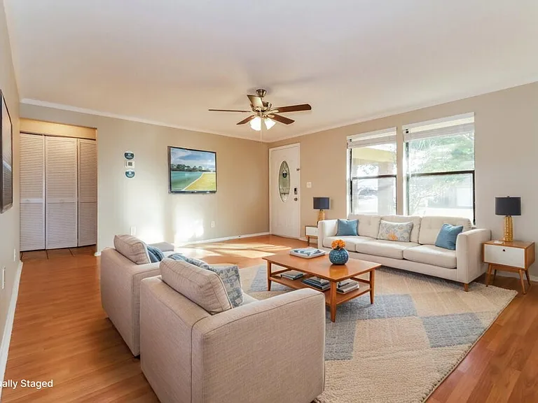 7801 Glencoe Dr — Photo 3