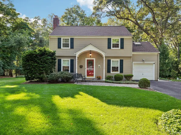 106 Lowell Place, Port Jefferson, NY 11777