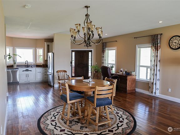 5th image of 45451 Chardonnie Lane
