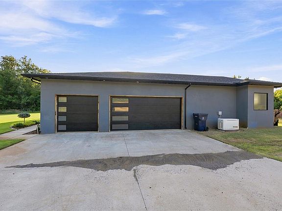3rd image of 16335 SE 59th St