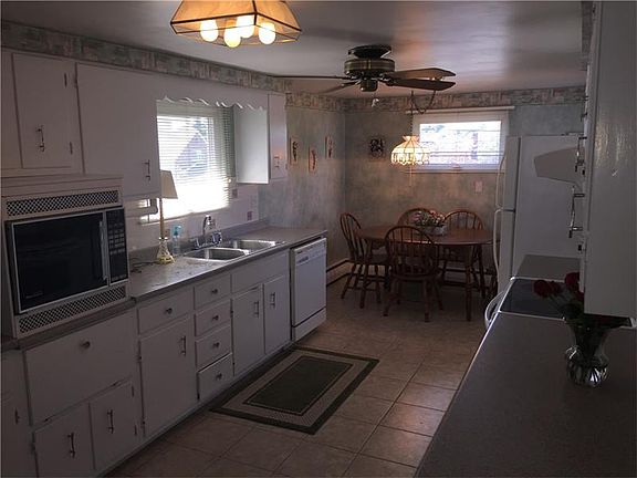 2nd image of 605 Jefferson Ave