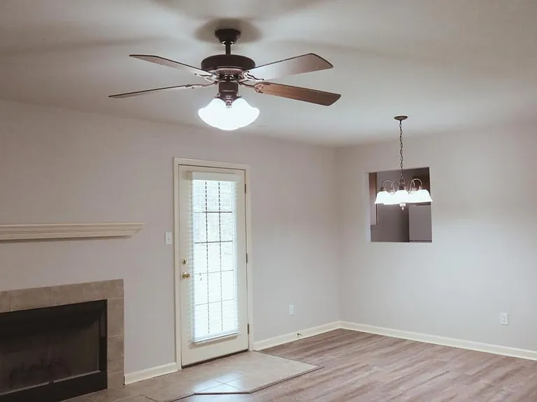 1100 Woodlawn Ave #64 — Photo 8