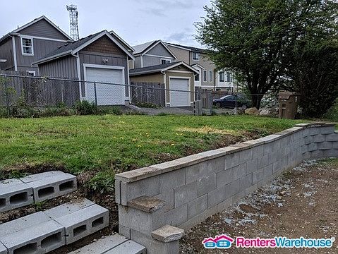 2nd image of 2322 S Ferry St