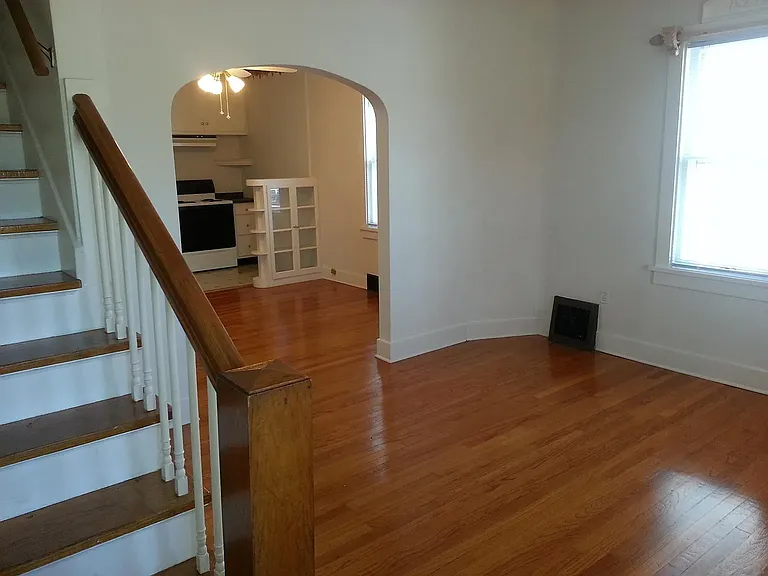 61 Hill St — Photo 4