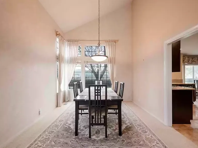 111 Pine Valley Ct — Photo 7
