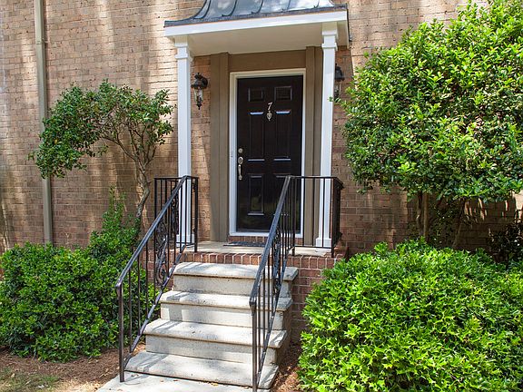 Townhomes in a great gated community