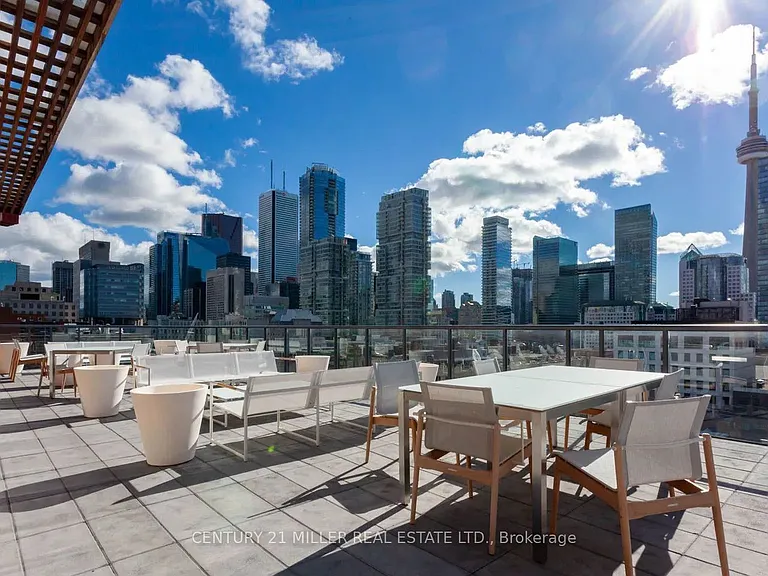 15 Beverley St #301 — Photo 4