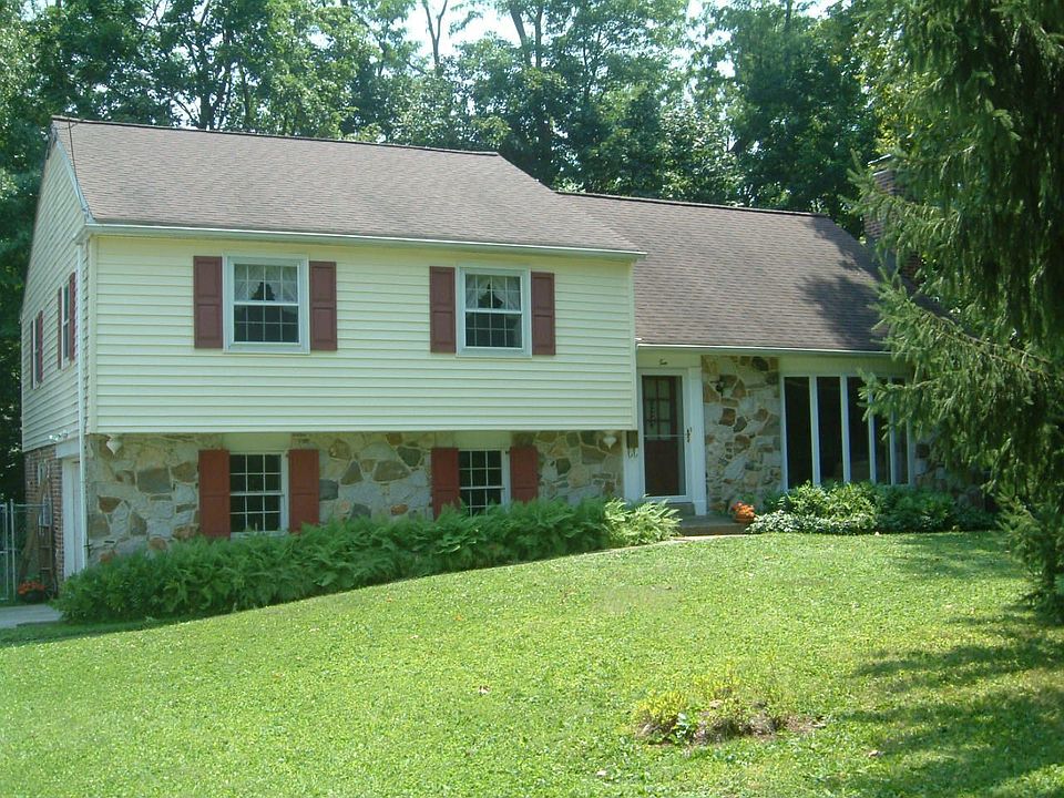 Exterior Front End of Cul de sac