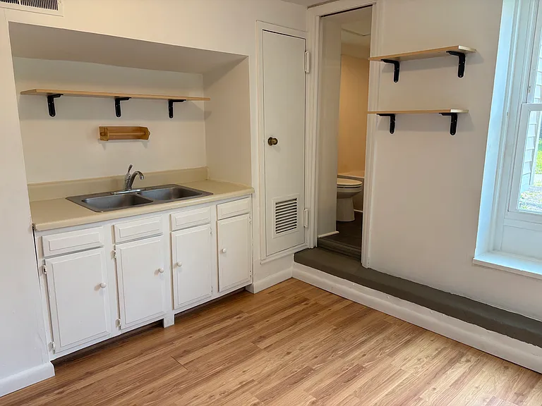 51 N Chestnut St #1 — Photo 6