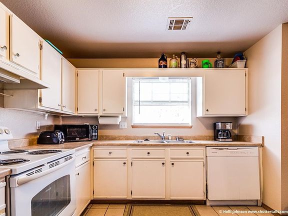 5th image of 1236 N Iron Horse Dr
