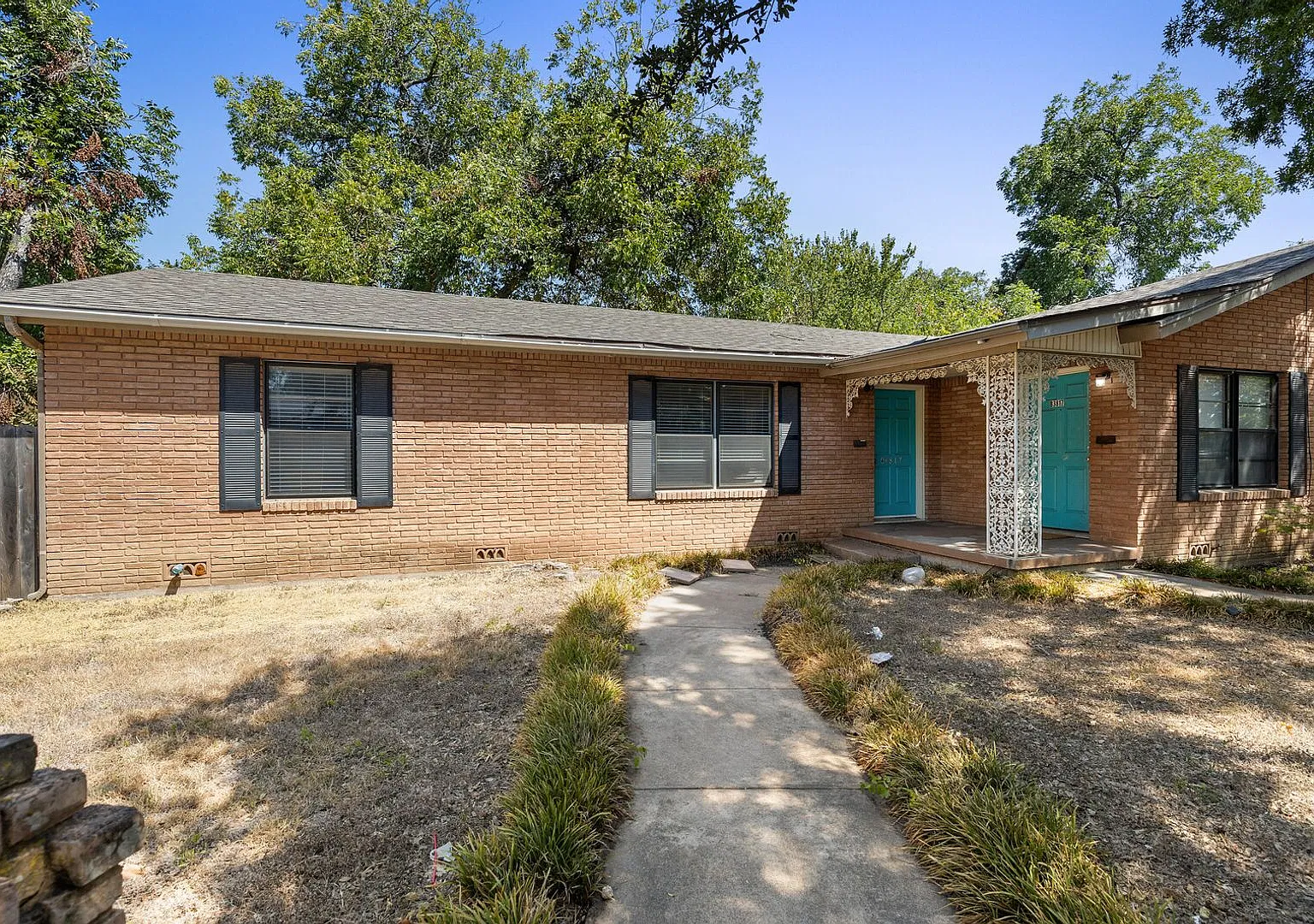 3817 Parkwood Street — Photo 2