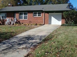 207 Ragsdale Rd, Jamestown, NC 27282