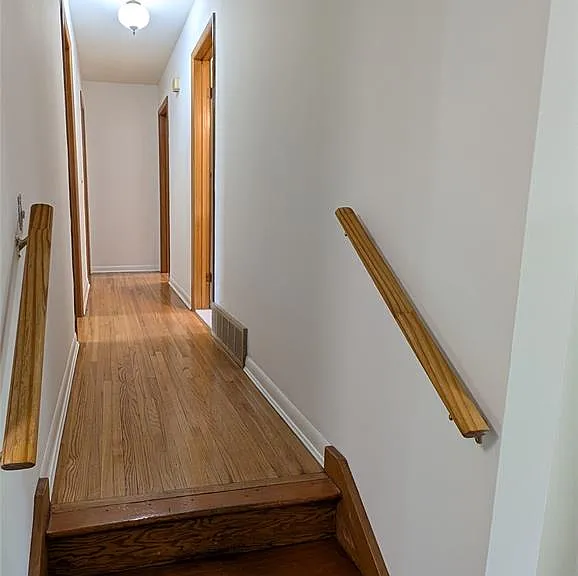 1867 Kent St — Photo 12