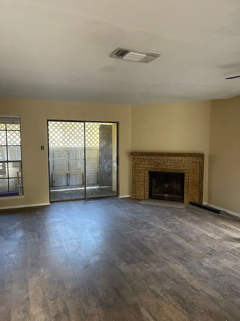 New Rental Listing — Photo 2