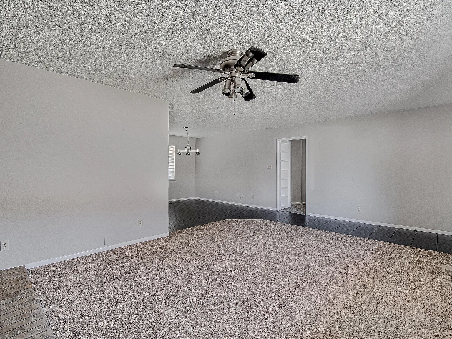 3 bed, 1.5 bath, 1407 sqft, $1,695 — Photo 4