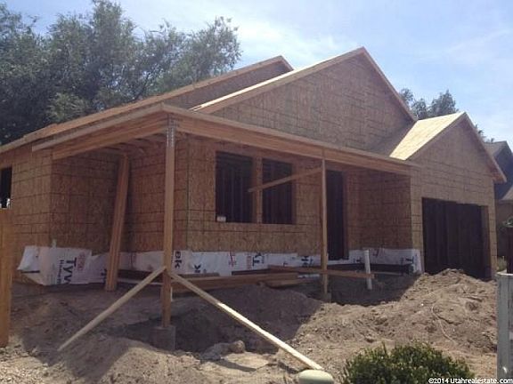 3rd image of 442 E Fisher Meadow Dr