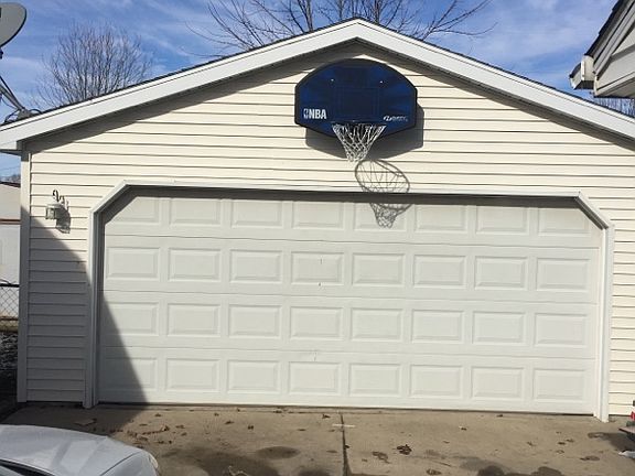 2 car garage 