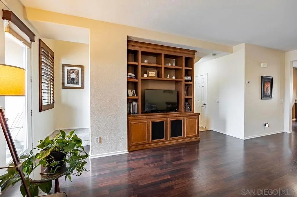 3 bed, 1537 sqft, $4,000 — Photo 2