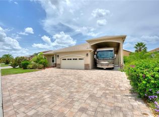 416 Motorcoach Dr S, Polk City, FL 33868