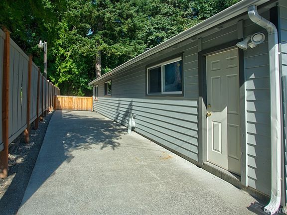 3rd image of 10520 NE 133rd Pl