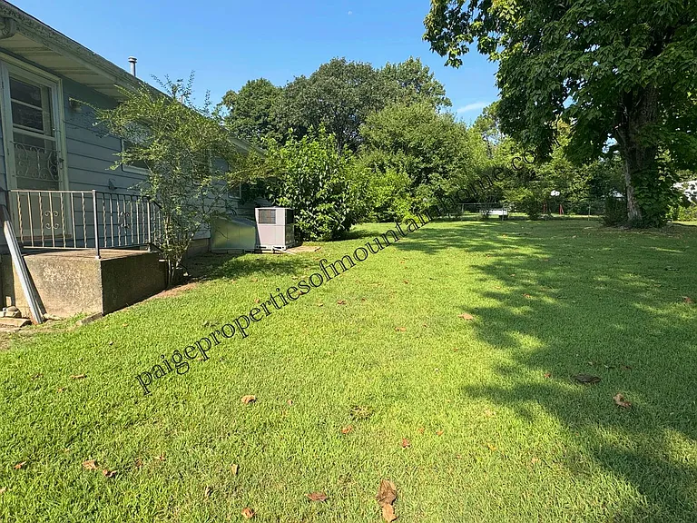 425 Ashington Dr — Photo 4