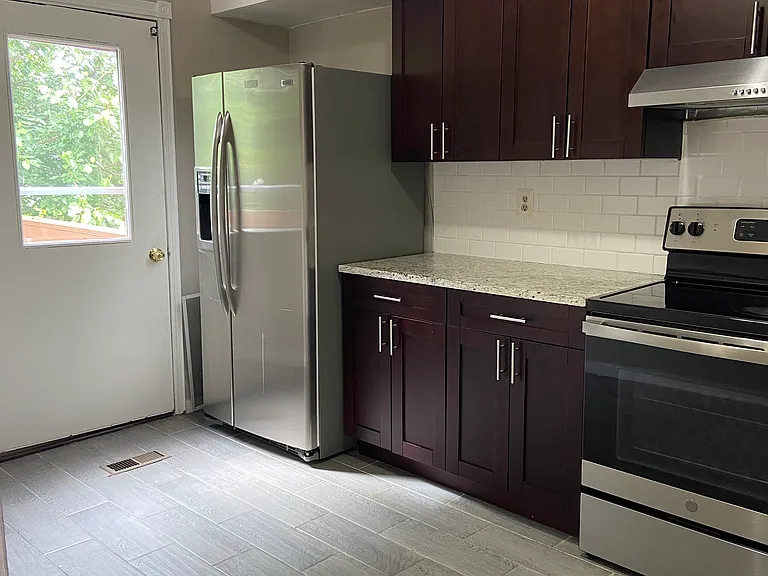 41 Winslow Park Dr — Photo 4