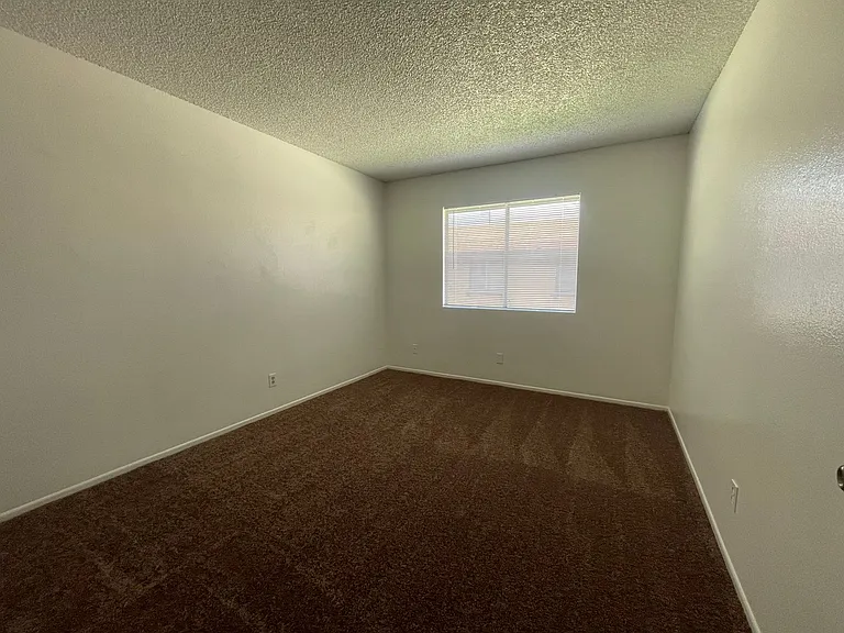 576 Montecito Ave — Photo 9