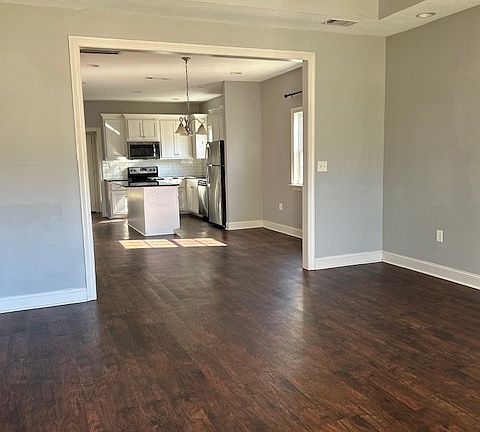 4th image of 219 N 21st Ave