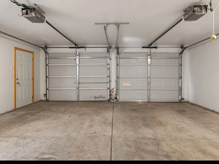 2495 NW Loma Vista Dr — Photo 10