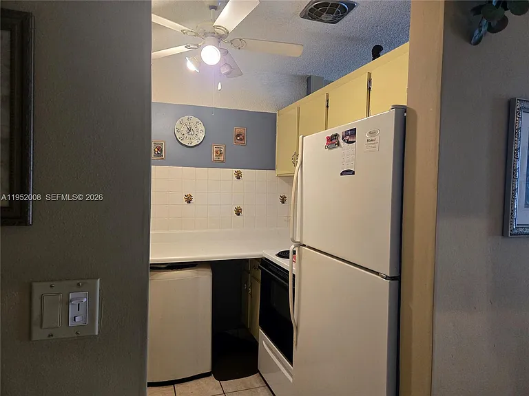 900 SW 11th Ave #12A — Photo 4