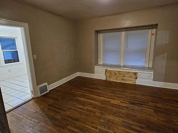 5th image of 24 Wesley Ave