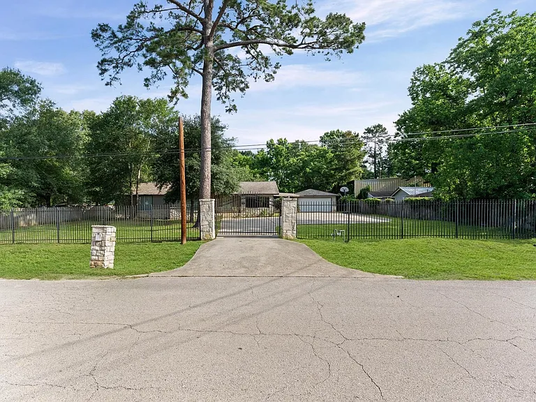 1505 Gladiola Ave — Photo 1