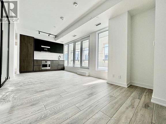 2nd image of 108 Peter St #5106