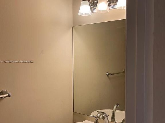 5th image of 320 Palm Cir E #320