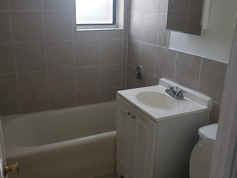 265 Washington Ave #C — Photo 4