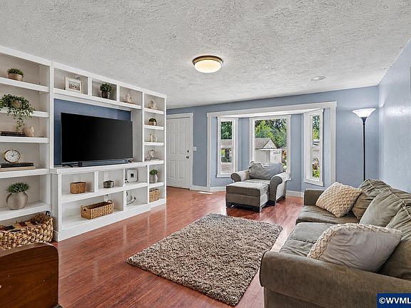 2nd image of 4967 Jennifer Ct S