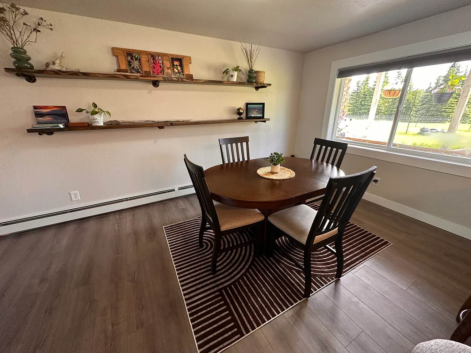 3 bed, 1300 sqft, $2,200 — Photo 4