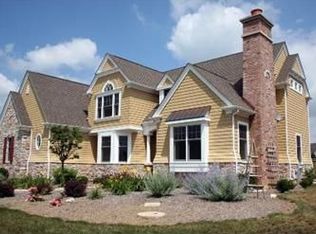 3410 Country Club Rd, Woodstock, IL 60098