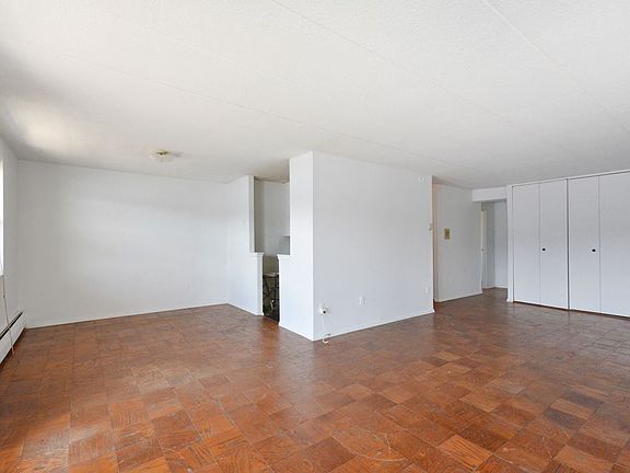 4th image of 1085 Warburton Ave APT 424